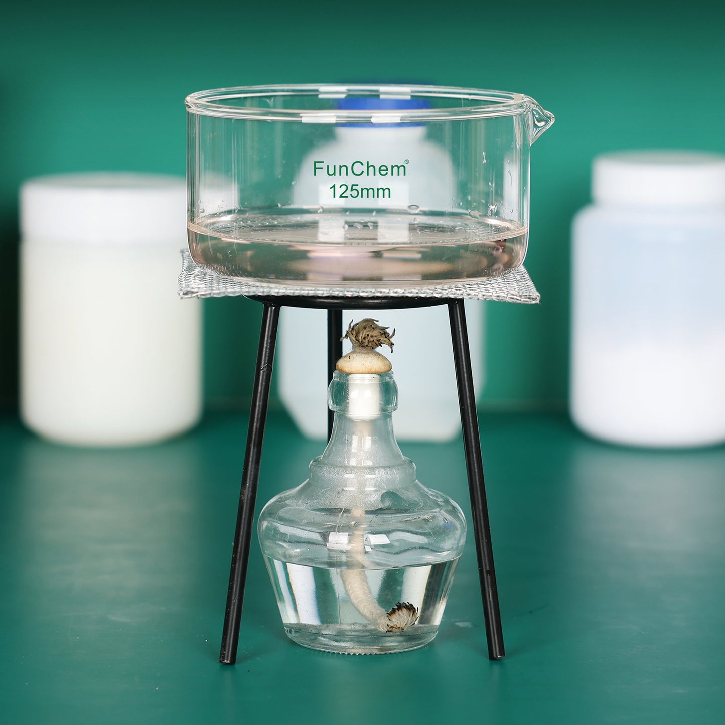 Crystallizing Dish with Spout